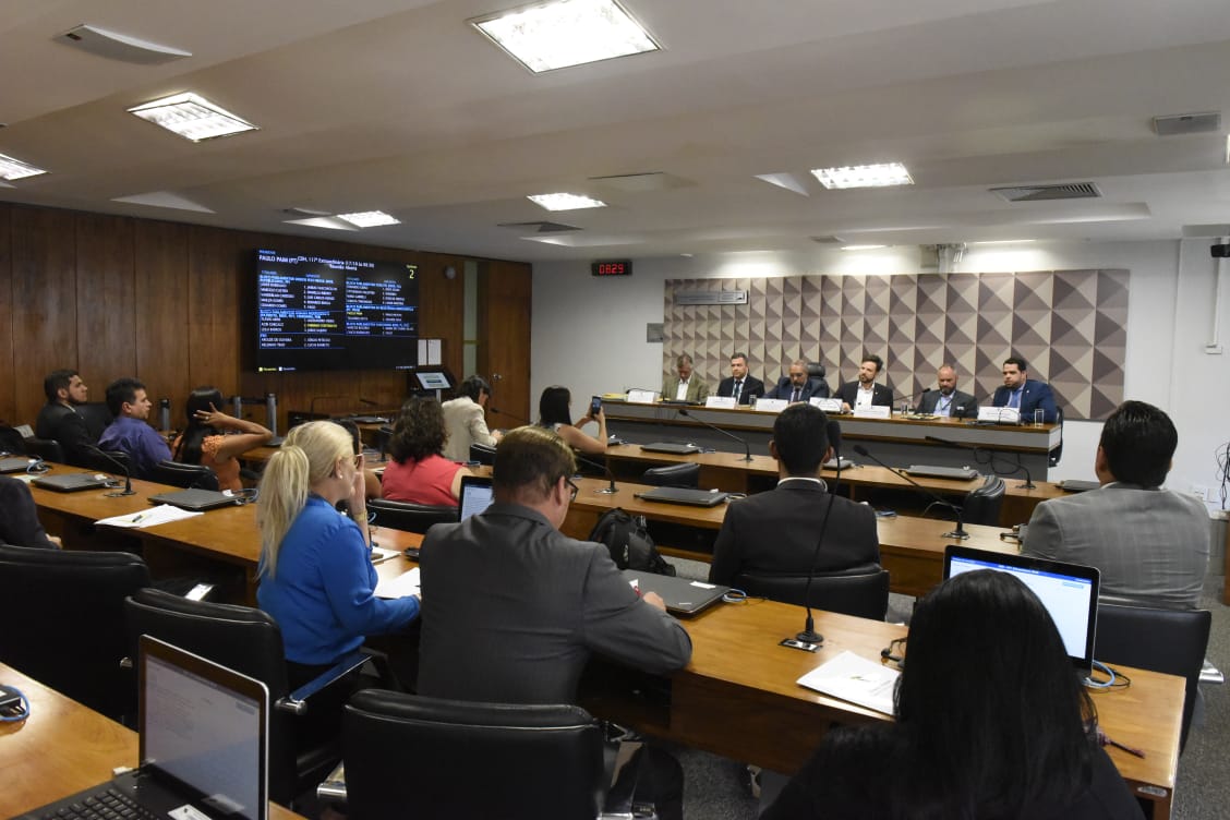 De lançamento de material sobre a Reforma Administrativa