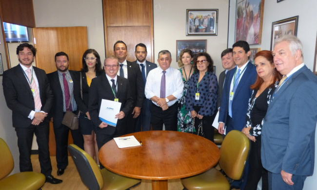 Com fim do recesso parlamentar, ANAFE volta a atuar no Congresso Nacional